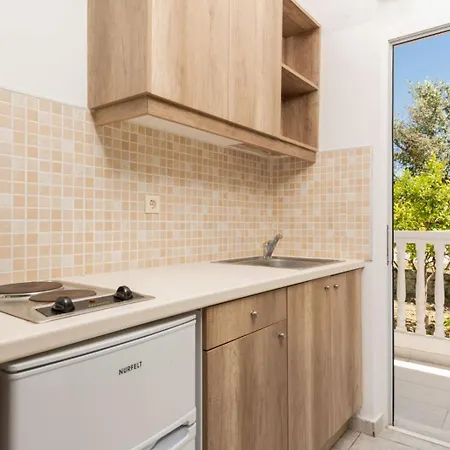 Akis Apartment *